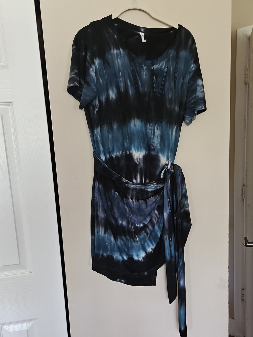 YFB Young Fabulous & Broke Navy Tie-dye T-shirt Wrap Mini Dress Short Sleeve, S